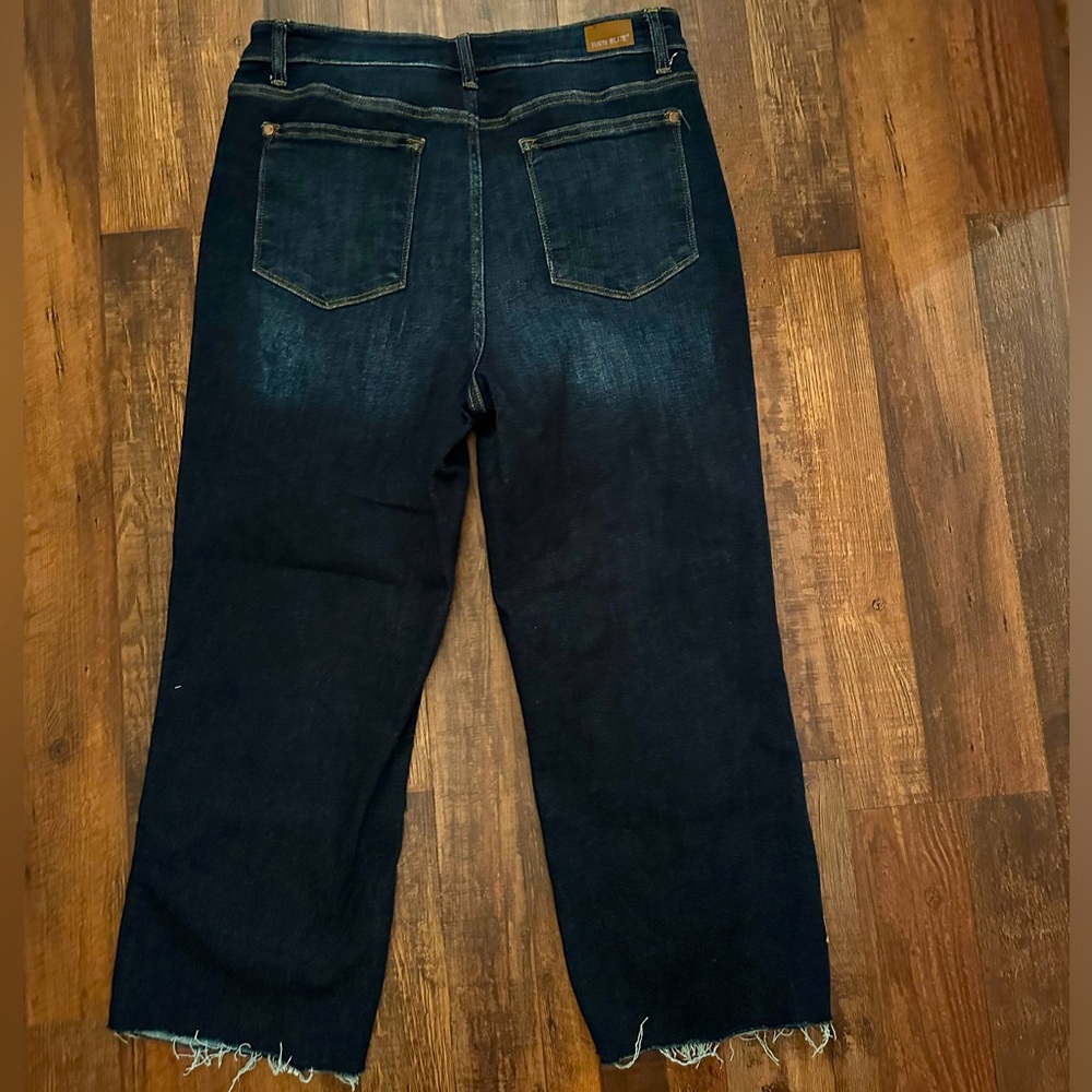 Judy Blue, wide leg, size 13/31, 24 1/2” inseam.
